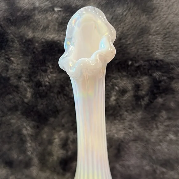 Fenton pink iridescent / opalescent bud vase with sticker, approx 8 1/2” - Picture 3 of 9